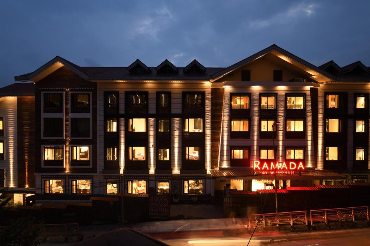 Ramada By Wyndham Gangtok Hotel & Casino Golden Екстериор снимка